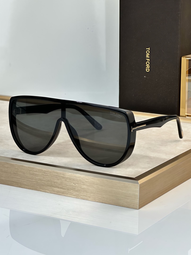 TOM FORD